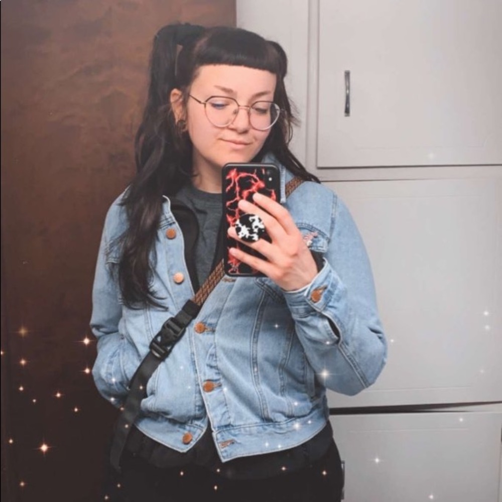 Meet your Posher, Genevieve